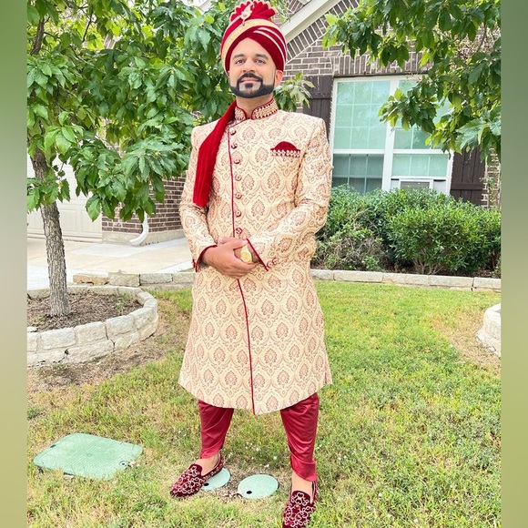 Ravishing Fawn Wedding Sherwani Gold jacquard w maroon red top - Picture 10 of 10